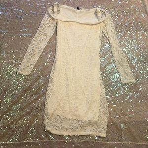 Women’s white lace long sleeve off the shoulder dress large size 8